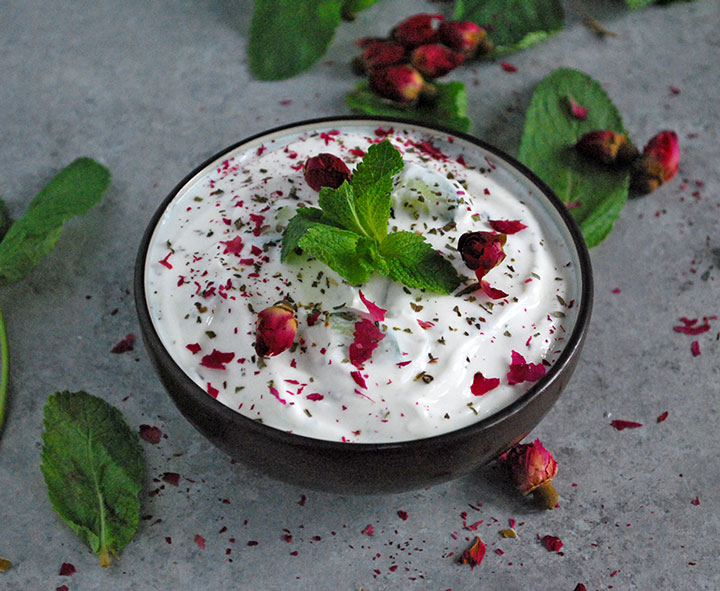 Mast o Khiar (Persian Yogurt and Cucumber Dip)