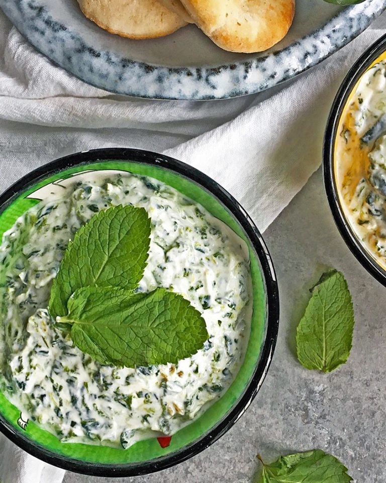 Mast o Esfenaj (Persian Yogurt and Spinach Dip)