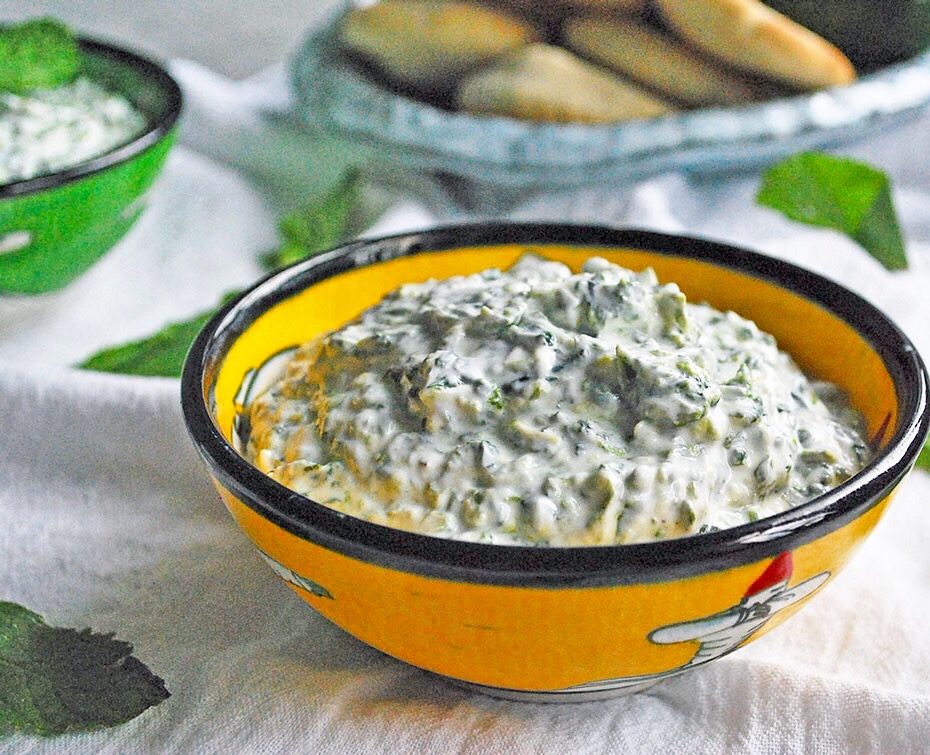 Mast o Esfenaj (Persian Yogurt and Spinach Dip)