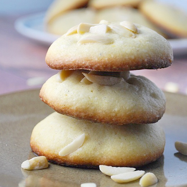 Cardamom Almond Cookies