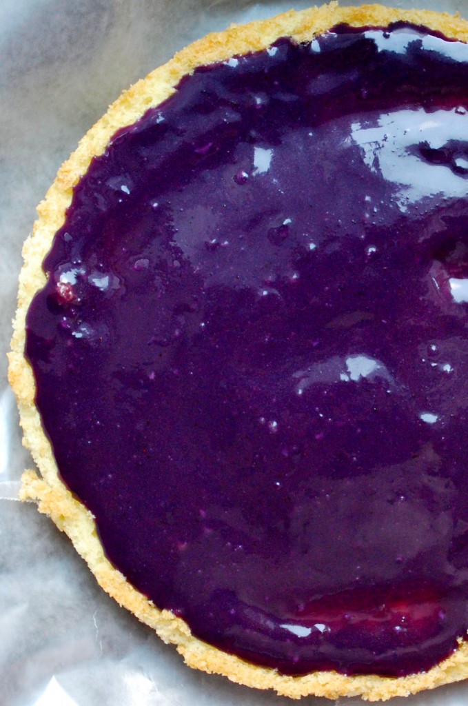 Ahu Eats: Blueberry Curd on Vanilla Cake Base