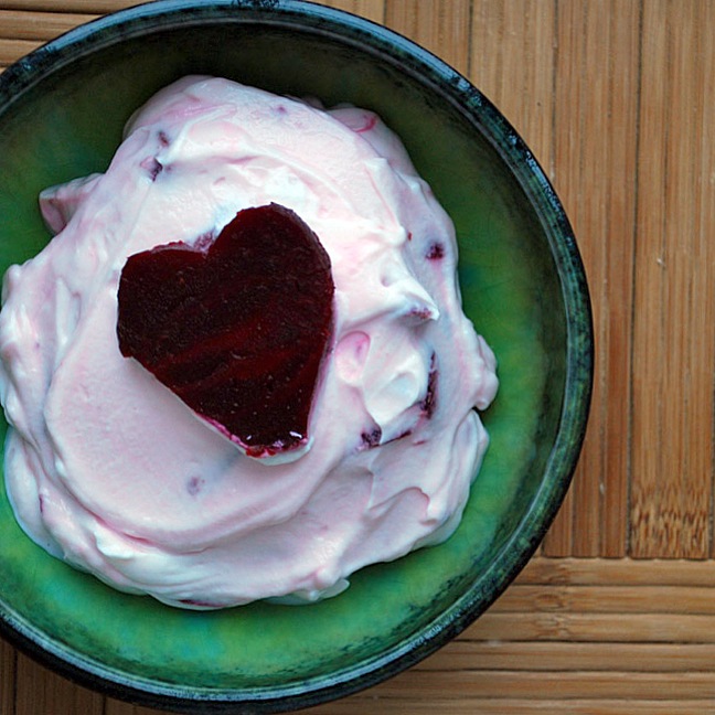 Mast o Laboo - Persian Yogurt and beet dip