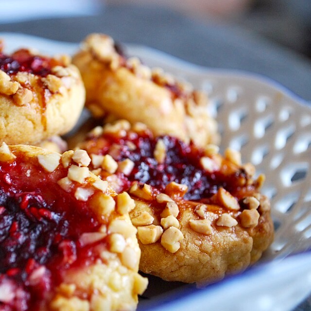 Thumbprint Cookies with Raspberry Jam (German Husarenkprafen) 