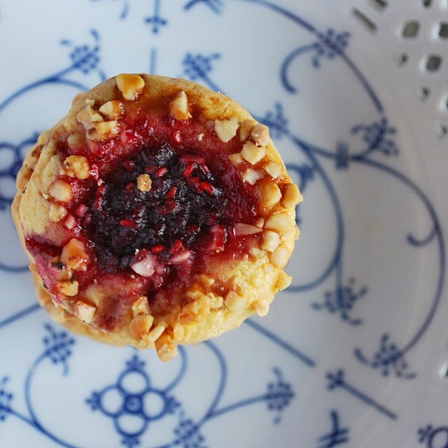 German Thumbprint Cookies (Husarenkrapfen) 1