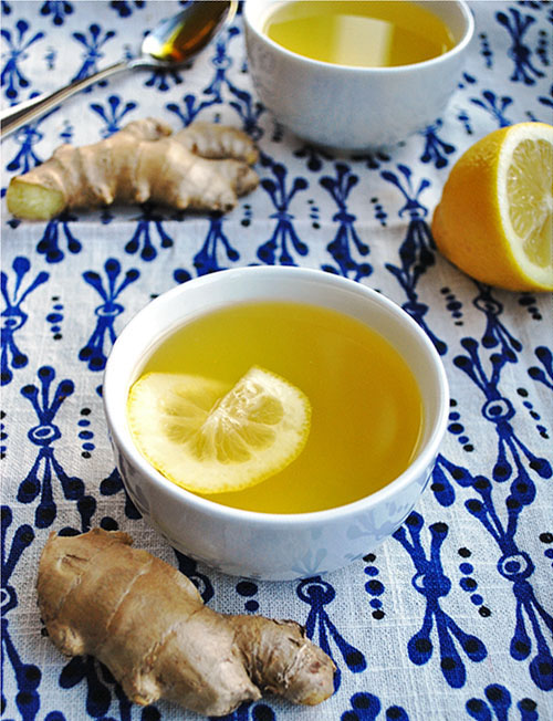 Ginger Honey Lemon Tonic: a hot, caffeine-free alternative to tea. This drink helps fight off the sniffles, improve digestion or just comfort you.